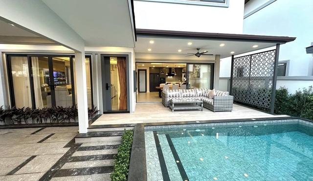 Luxury 3-bedroom pool villa with AC, fitness room in awesome Pattaya in Pattaya
