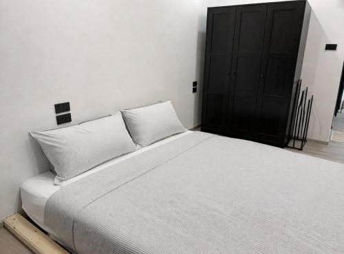 Luxury 4BR Game Room Near BTS Asok Nana in Bangkok