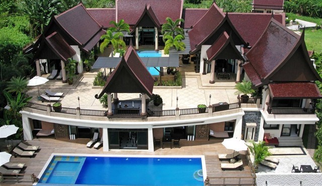 Luxury 8-9 Bed Room Villa with 2 pools, chefservice , Ocean View, Kamala Beach in Kathu