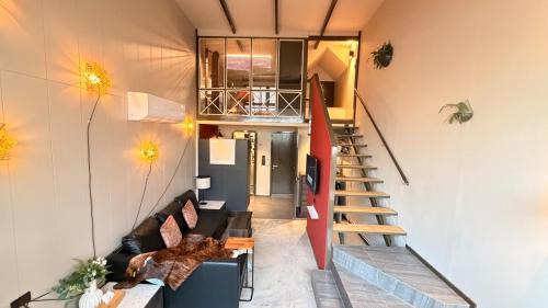 Luxury Loft Villa 3BR Sleeps 10 Near BTS Silom in Bang Rak