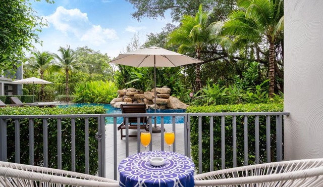 Luxury Poolside 1 bedroom Free Netflix at Naiyang in Nai Yang Beach