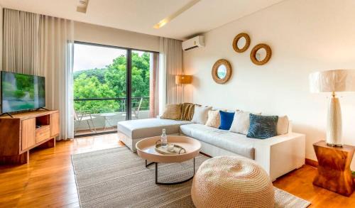 Luxury Suite at 5-Star Scenic Resort & Escape in Hang Dong