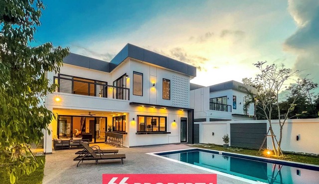 Luxury Villa in Green Community. 10 min from Old City/Airport. in Hang Dong