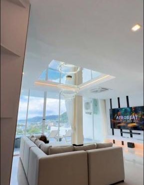 Luxury villa with sea view, pool and maid in Phuket