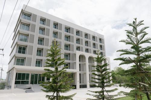 M Hotel Kanchanaburi in Ban Chuk Kum