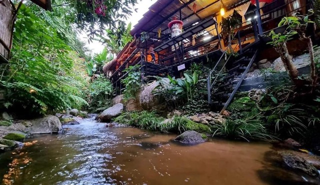 mae oui next to the water&แม่อุ๊ยที่พักติดน้ำ in Ban Pok Nai