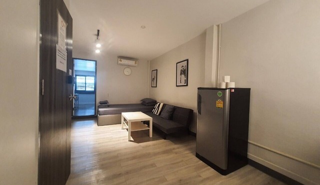 MAXi MaMa House Rangnam Platunam Bangkok 12 PAX 6 beds Entire Home 8 min to ARL in Ratchathewi