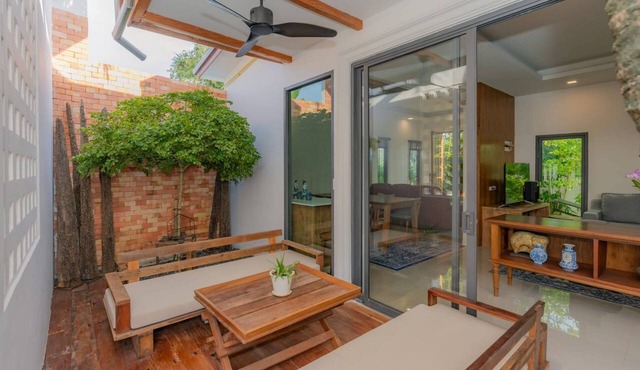 Modern 6BR Private Pool Villa in Si Sunthon