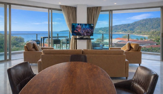 Modern apt, full sea View, 4 min walk to kamala beach, pick up Airport service in Kamala