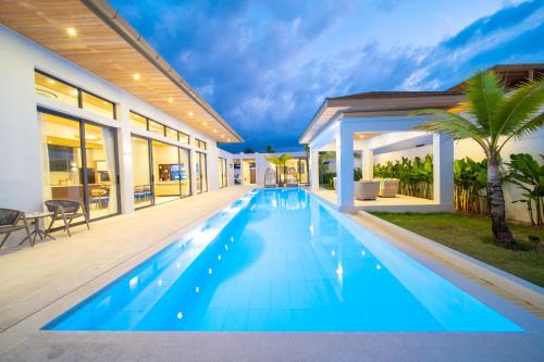 Mouana Breeze Mai Khao 5-bedroom Pool Villa 9910 in Phuket