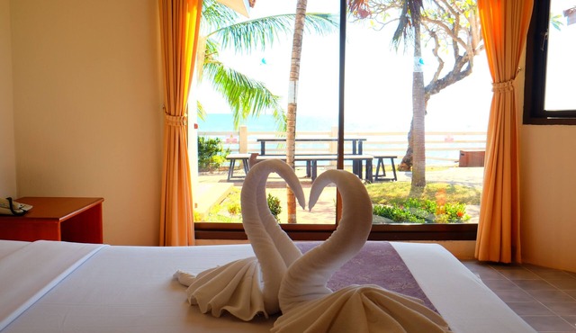 New Travel Beach Resort in Tha Mai