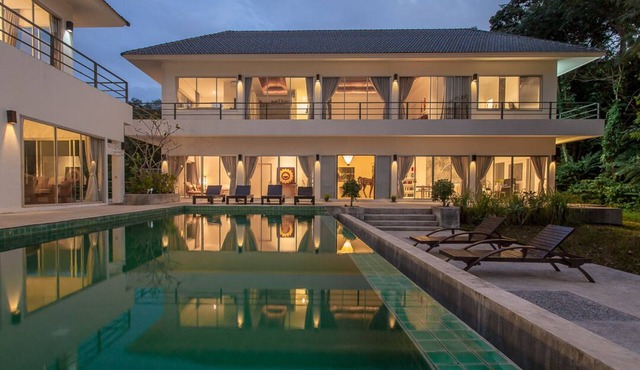 OceanView Private Villa: Walk to Beach; pool in Phuket
