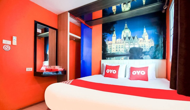 OYO 271 The Resort Romklao in Bangkok