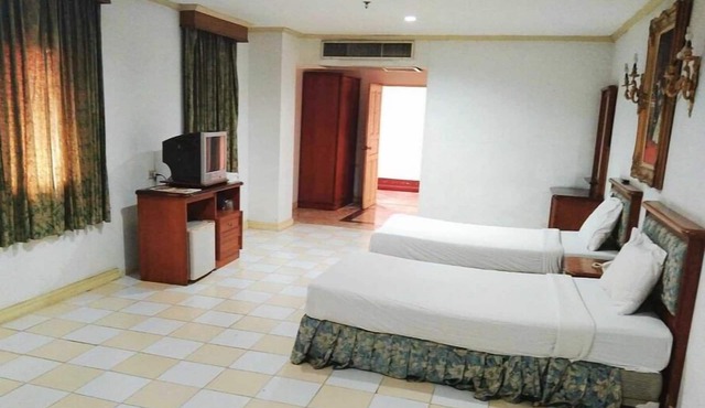 OYO 75466 13 Coins Bang Yai Hotel in Bang Yai
