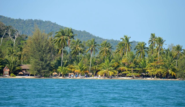 Palm Beach Bungalow Resort in Koh Rong