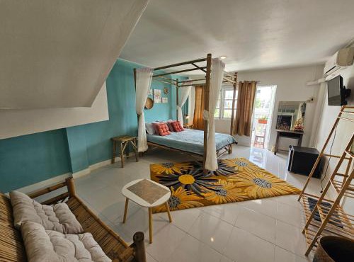 Papa house blue in Pak Kret