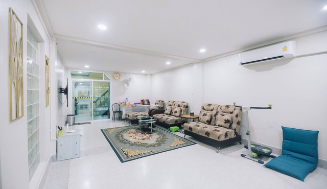 Paradise Found 4BR Villa,Fits 22 PAX, 6-Min to Lee Garden in Hat Yai