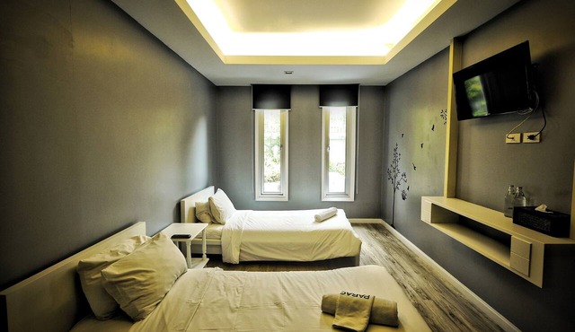 Paragon Inn in Bang Phli