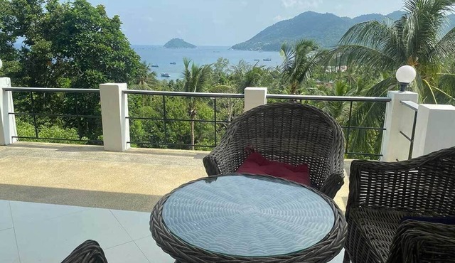 Penthouse Seaview Apartment - 3 Bedroom, Sleeps up to 8 in Tambon Ko Tao