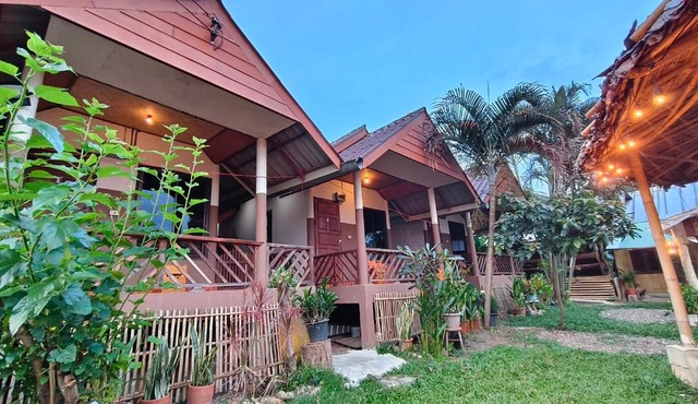 Pharit guesthouse in Pai