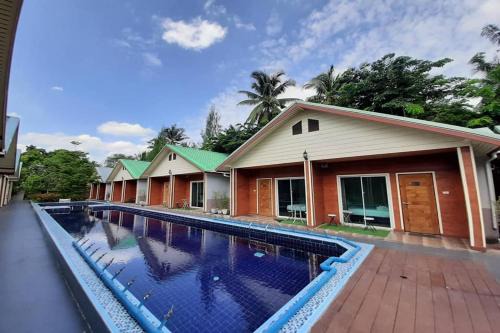 Phenwaree Amphawa Resort in Samut Songkhram