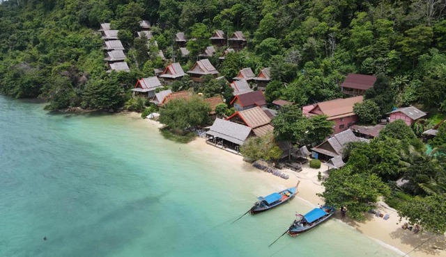 Phi Phi Relax Beach Resort in Ko Phi Phi