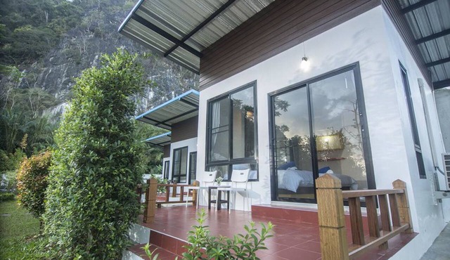 Phuphayot Resort in Huai Yot