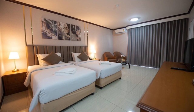 Pinehurst Golf Club & Hotel in Khlong Luang