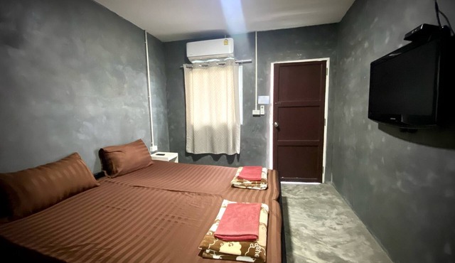 Ploynam Homestay in Amphawa