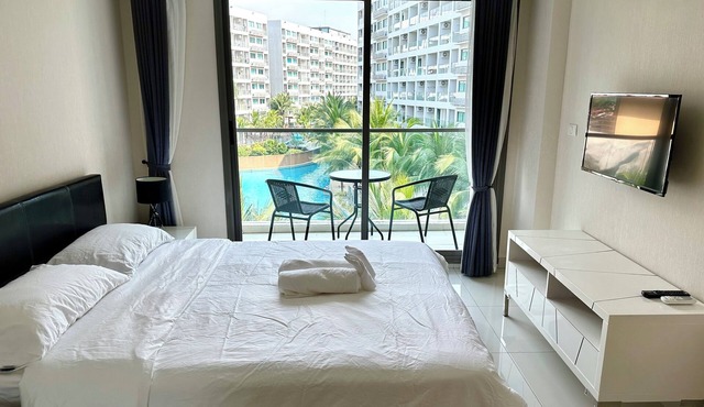 Pool View Studio in Pattaya Laguna Beach Resort 3 in banglamung