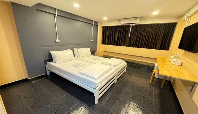 Pratunam Family House in Bangkok