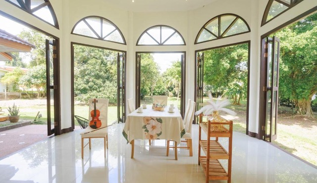 Private 400m2 Villa - Hearth - Mountain View - Huge yard - AC - Late Check-in in Ban Nong Han