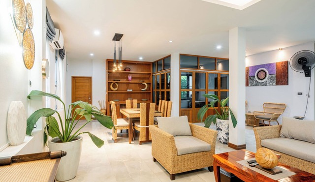 Private Family Villa Chiang Mai Garden Views Luxury Bathtub Hang Dong in Tambon Hang Dong