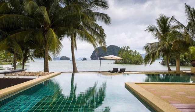 Private Luxury Beachfront Villa in Khao Thong