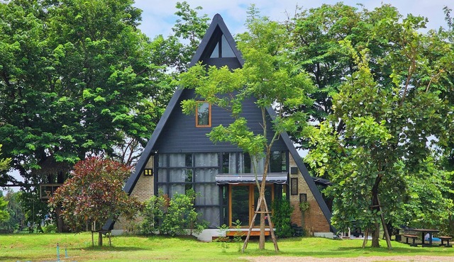Private Riverside Glamping Retreat in Pong Sawai 15