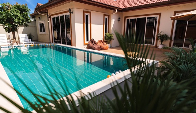 Queen Massarossa Pool Villa Pattaya-25 in Bang Lamung District