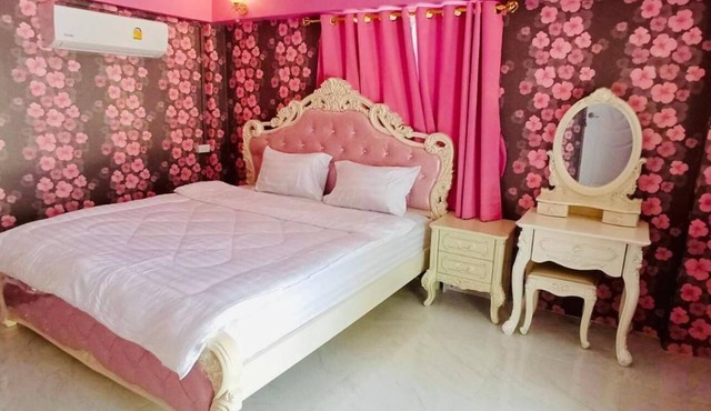 Rai Phurak Resort in Suan Phueng