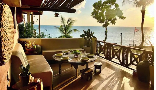 Rare 2-Bedroom villa on the beach in Koh Phangan