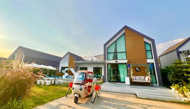 Relax Pool Villa Khaoyai - รีแล็กซ์พูลวิลล่าเขาใหญ่ in Pak Chong