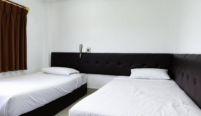 Rimnam Hotel Suk Sawat 70 in Phra Pradaeng