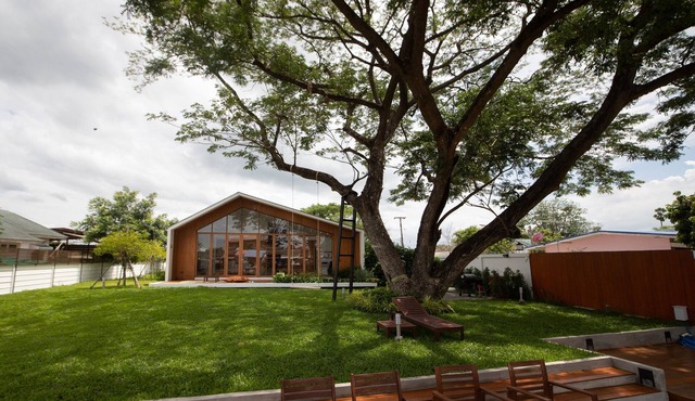 River house for relaxation and remote work station in nakornpathom