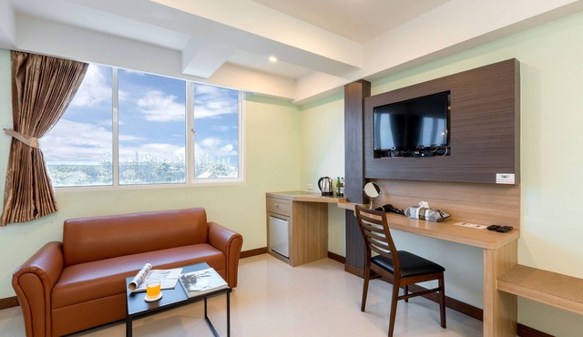 RoomQuest Suvarnabhumi Airport Rom Klao in Bangkok