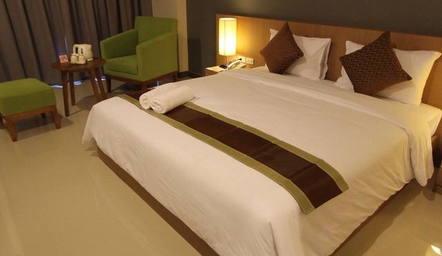 S Tara Grand Hotel in Surat Thani