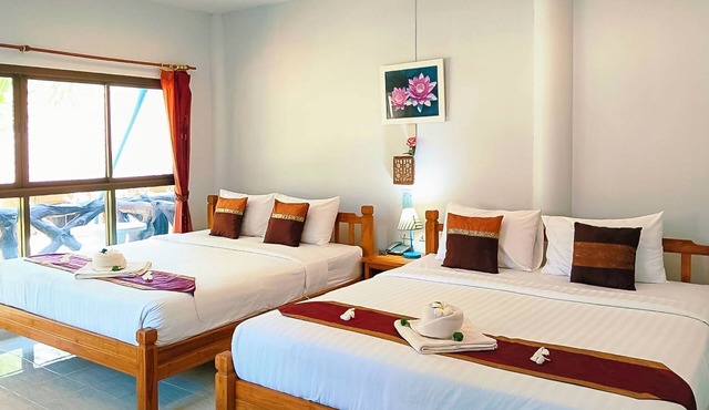 Saitharn Iyara Resort in Sai Yok