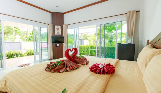 Saline Hot Spring Resort in Khlong Thom
