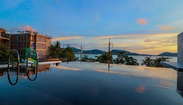 ⭐Sanctuary Loft Villa 18BR Sleeps 38 w/Pool&Beach in Tambon Patong