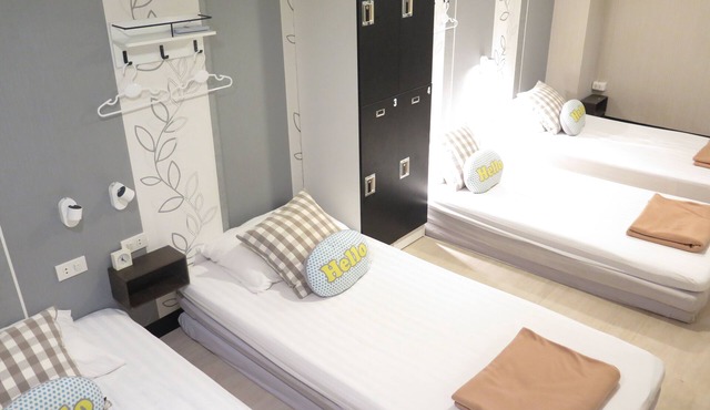 Save Family room in Center of Silom in Bangkok