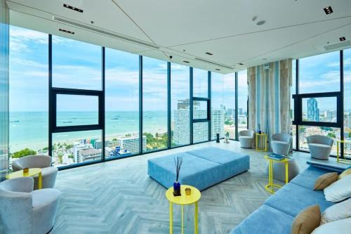 Sea View 2 Bed Room At Great Location in Pattaya
