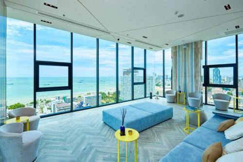 Sea View 2 Bed Room Condo At Central Pattaya in Pattaya