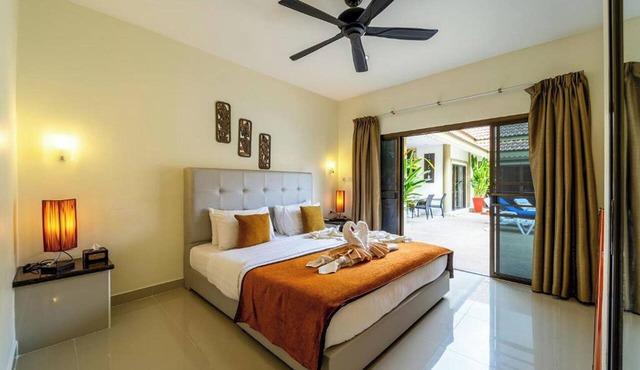Siam Court Hotel And Resort